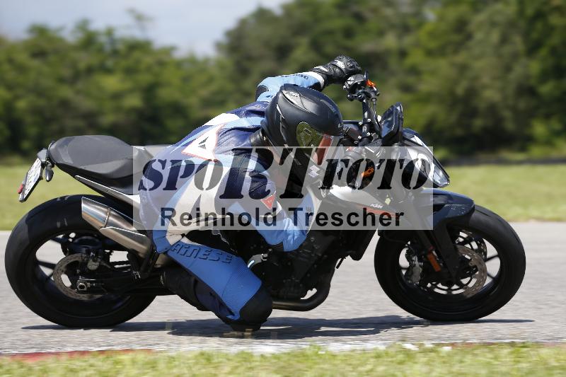 /Archiv-2024/29 12.06.2024 MOTO.CH Track Day ADR/Gruppe blau/27